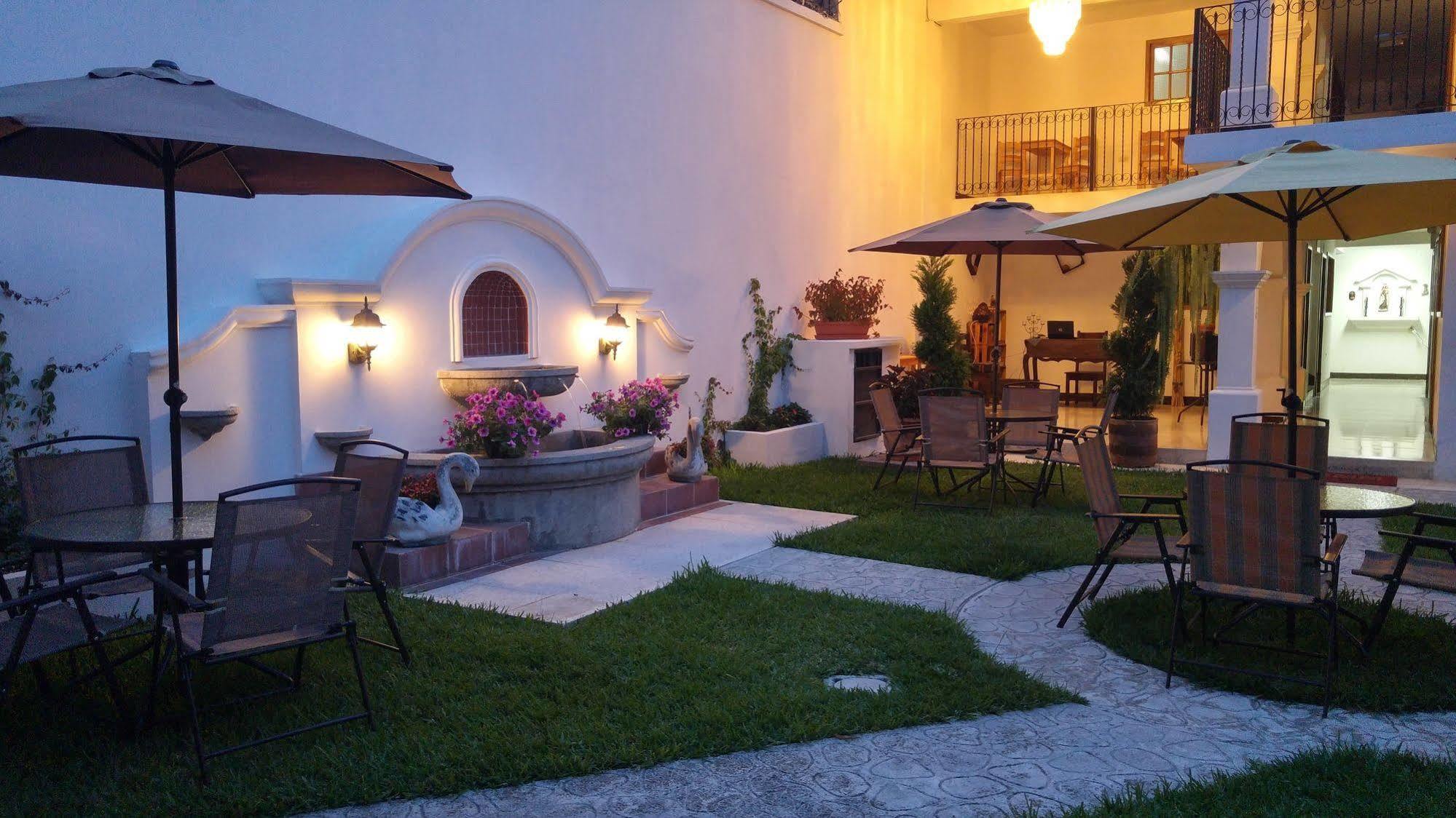 Ixkanul Antigua Hotel Eksteriør billede